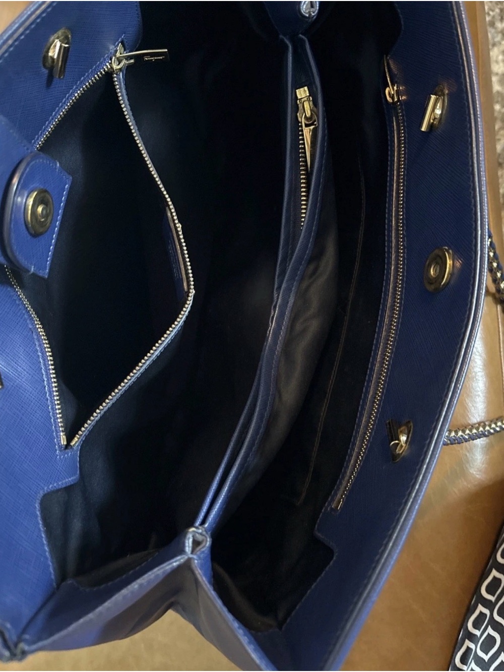 Salvatore Ferragamo MELIKE Vara Tote With Bow SAFFIANO Royal Blue Leather - Picture 9 of 16